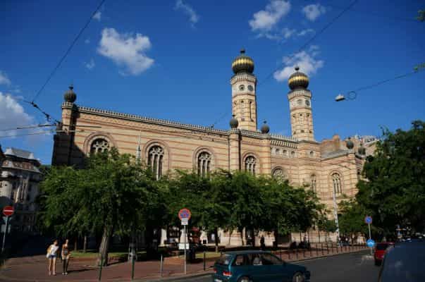 Синагога на улице Дохань