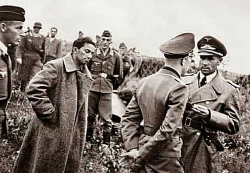 Яков иосифович джугашвили фото с немцами в обнимку